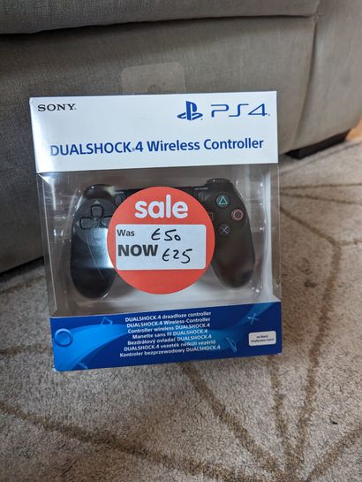 Rejse tiltale Ny mening foran Playstation Dualshock 4 Controller - £25 (£22.50 with BLC) @ ASDA Peterlee  | hotukdeals