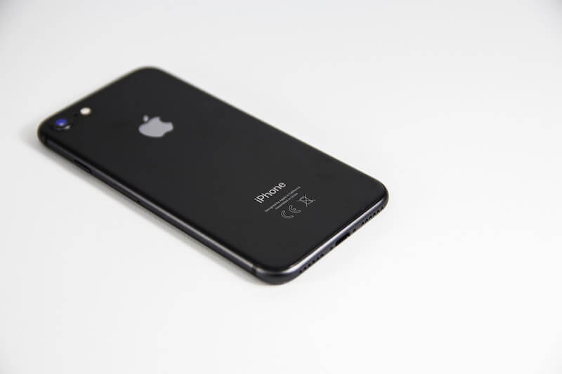 iphone 7 in jet black