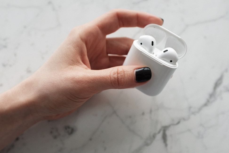 Apple AirPods 9