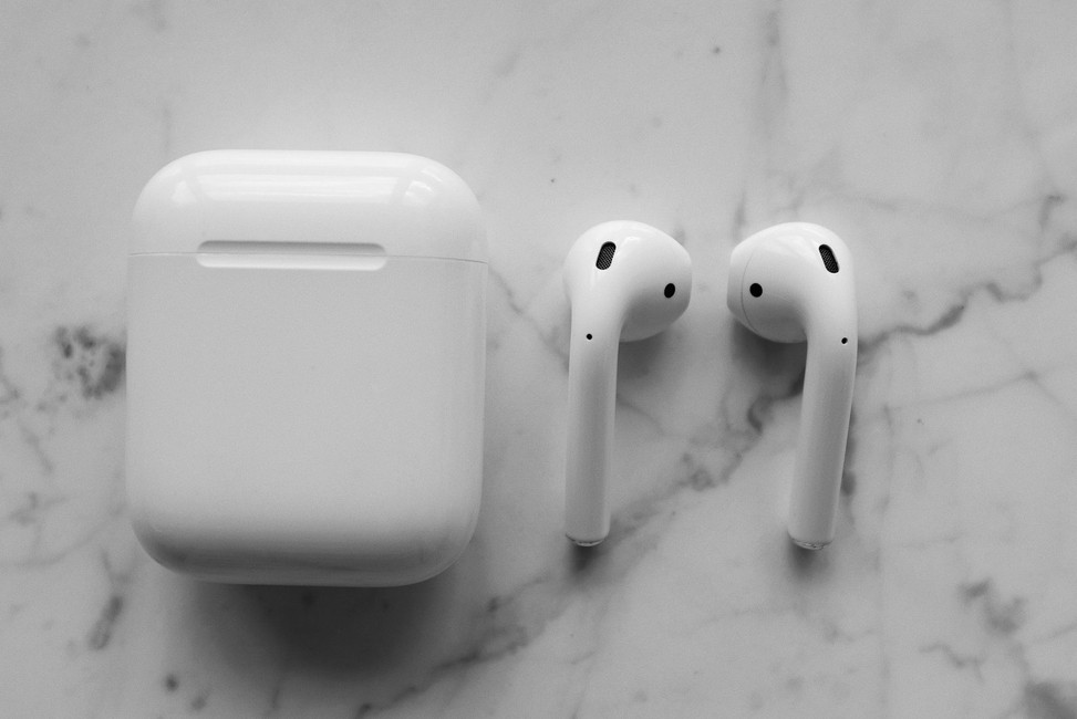 Apple AirPods 10