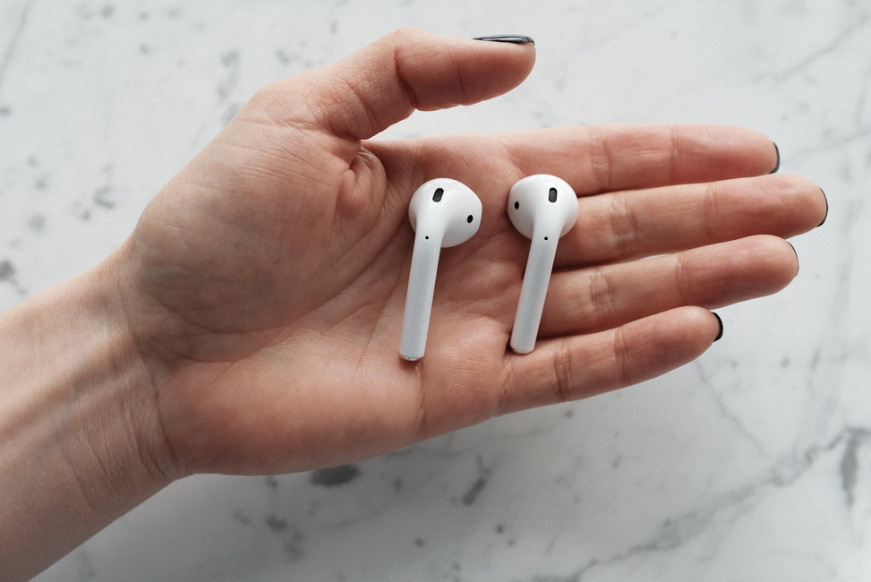 Apple AirPods 6