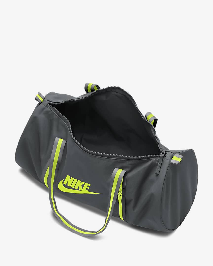 nike heritage duffle