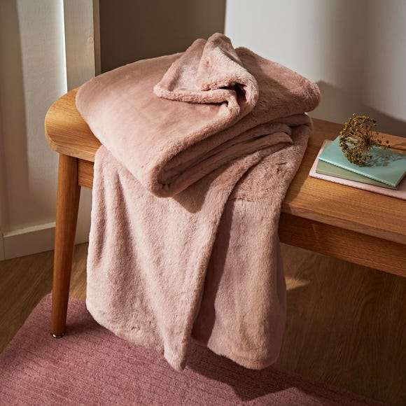 Lenon Plush Throws (4 Different Colours) - £8 Free Click and Collect @ Dunelm