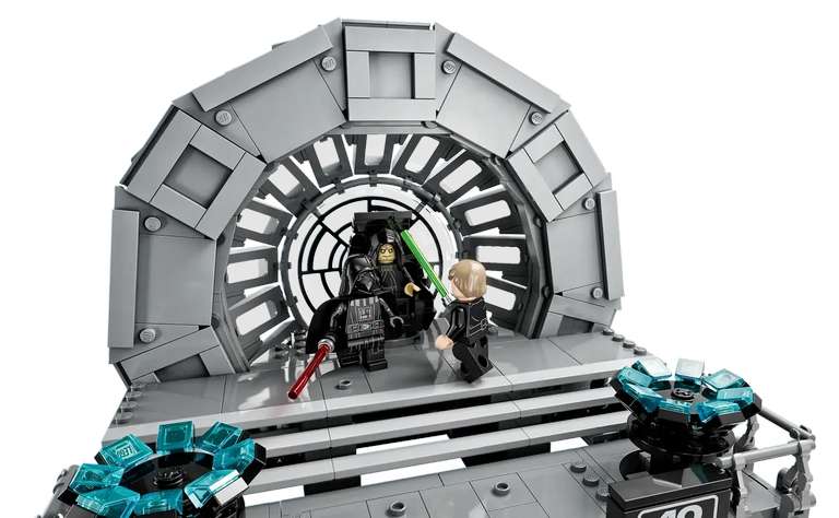 LEGO Star Wars Emperor's Throne Room Diorama - Model 75352 £79.99 @ Costco