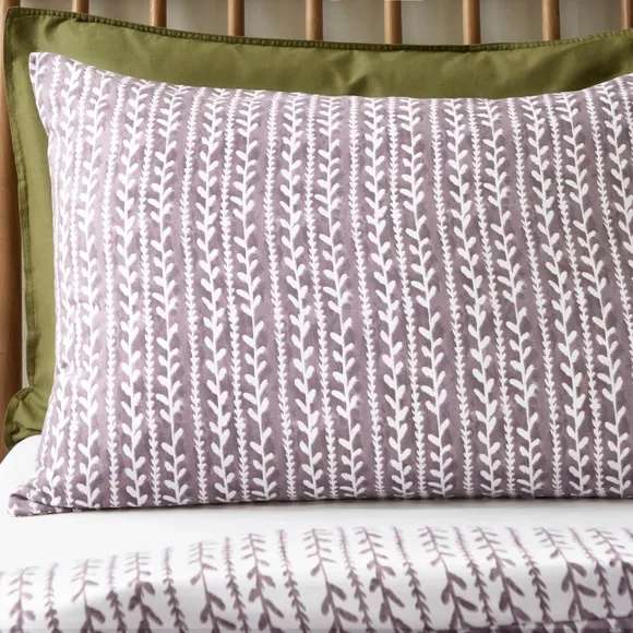 Hatty Leaf Purple Duvet Cover and Pillowcase Set - From £4.20 (Single) + Free Click & Collect - @ Dunelm