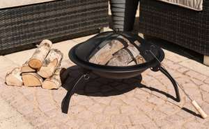 LIVIVO Foldable Outdoor Garden Fire Pit 45cm with Spark Guard Cover and Poker for £24.99 delivered @ Amazon / HSI GLOBAL