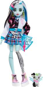 Classic Monster High Style with Frankie Stein Doll and Pet