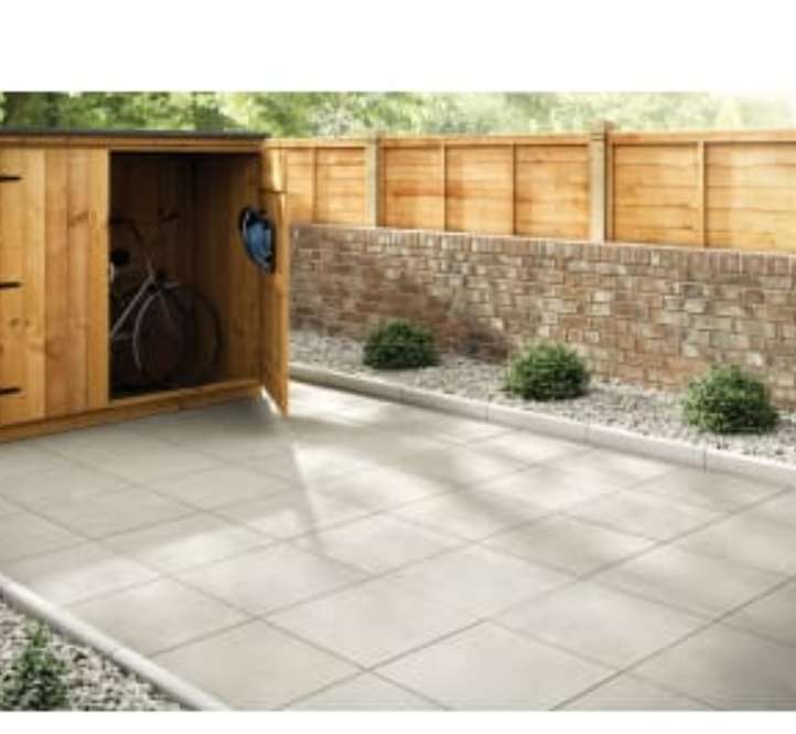 Marshalls Richmond Smooth Paving Slab in Natural or Buff Colours - 450mm x 450mm x 32mm - Free Click & Collect