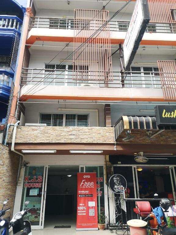 Solo holiday, 30 Aug - 14 Sept, 14 nights at OYO 75414 KJS Pattaya, Pattaya, Thailand flights from London Gatwick, 20kg bag included