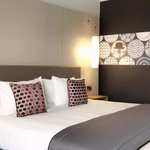 1 Night 4* Crowne Plaza Harrogate for 2 adults with breakfast + bottle of prosecco + late checkout - August (Sunday)