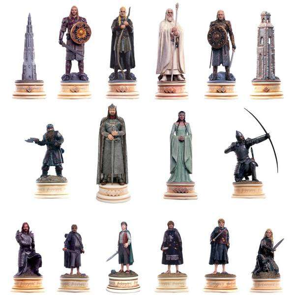 Eaglemoss Lord of the Rings Chess Collection - Mystery Set of 10 Figures £14.99 + £3.99 delivery at Pop In A Box