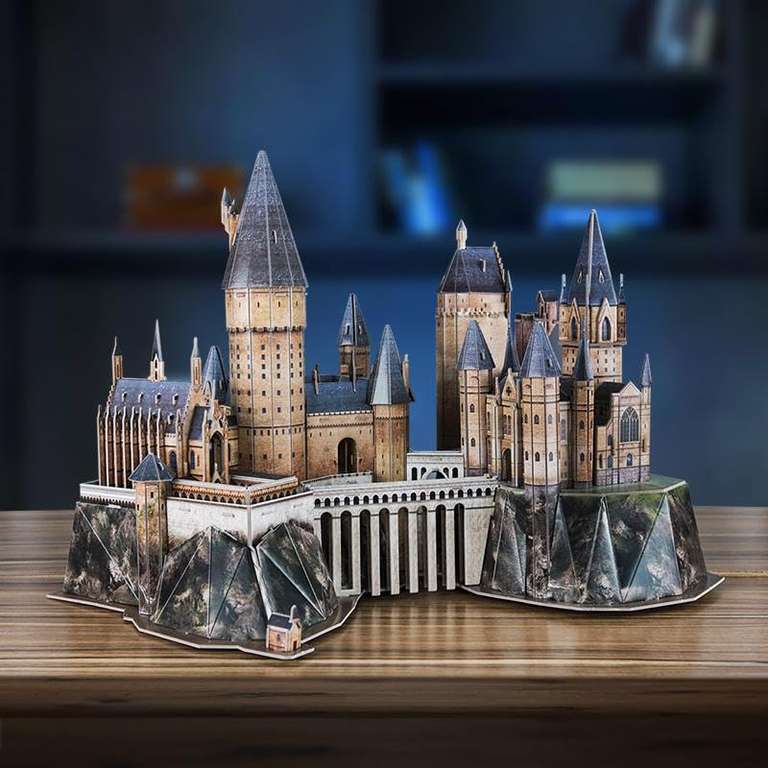 University Games 7565 Harry Potter Hogwarts Castle 3D Puzzle - With voucher