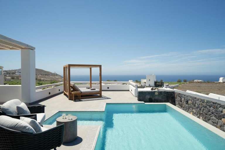 10-14 October, 4 Nights B&B at 5 Star La Ponta Villas & Suites, Santorini, Greece - Flights from Gatwick - Based on 2 Adults (£259pp)
