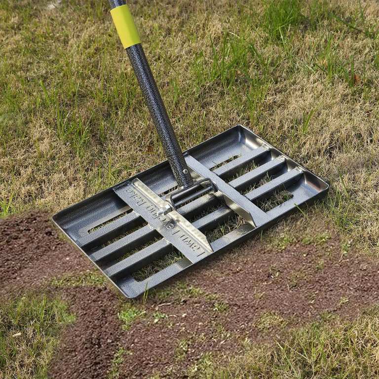 FLY HAWK Lawn Levelling Rake with 5ft Handle