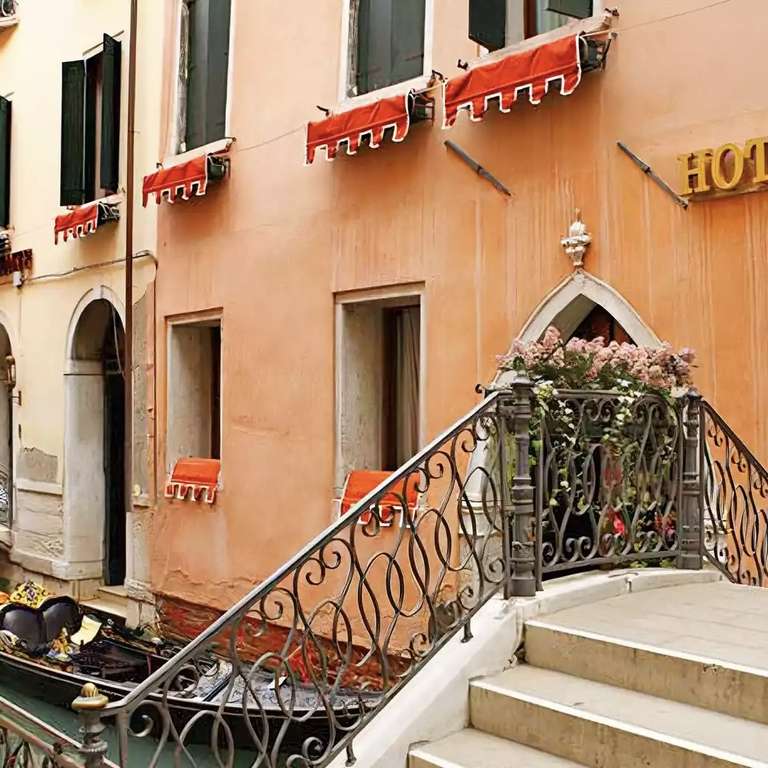 2 nights Venice Dec/Jan - 4* Hotel Ca' dei Conti 4* Superior room w/ daily Breakfast + bottle of wine = £94pp (hotel only)