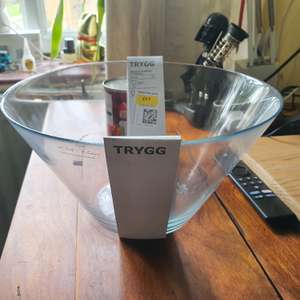 TRYGG Serving bowl, clear glass, 28cm at Greenwich