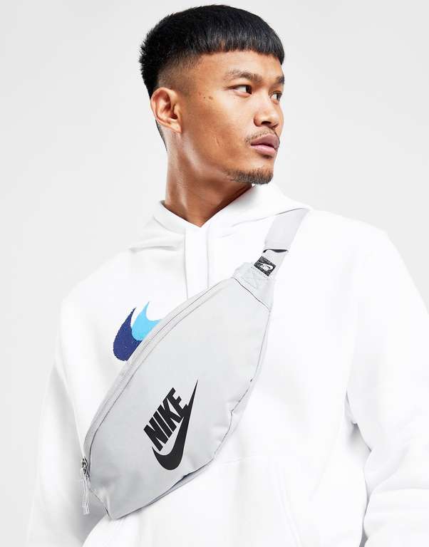 Men’s Nike Heritage Waistpack £9 with App Code (Students get 20% off £8)+ Free Click & Collect @ JD Sports