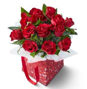Valentine's Day Flowers - Rose Gift Bag - Red or Pink £9.99 / Deluxe 100 Roses £24.99 In Store @ LIDL from 10 Feb