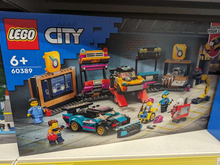 Lego City 60389 Custom Car Garage