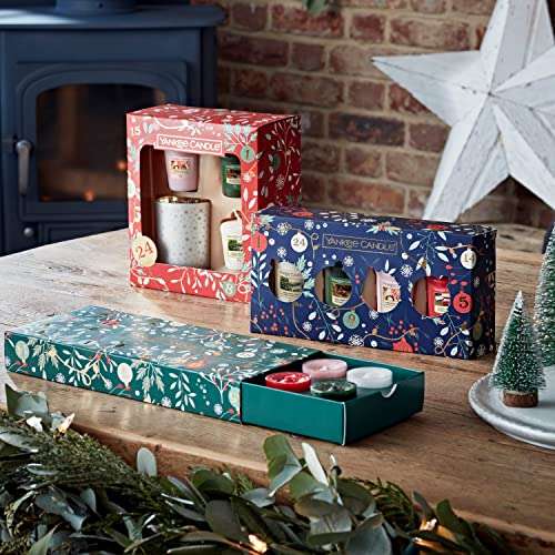Yankee Candle Gift Set | 10 Scented Tea Lights & 1 Tea Light Holder £7.99 + free delivery @ Amazon