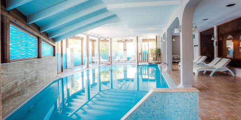7 nts Halkidiki Half Board Apr / May / Oct - 5* Acrotel Athena Pallas in Suite + Rtn Flights London from £329pp (£658 total) @ Travelodeal