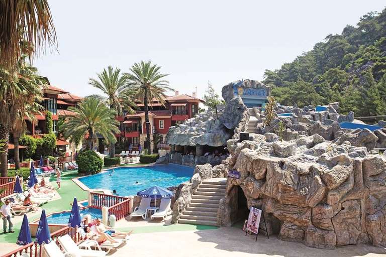 Solo 4* Grand Aquarium Turkey - 1 Adult for 7 nts Bristol flights 22kg Luggage & Transfers 28th March, with code = £273 @ Jet2Holidays