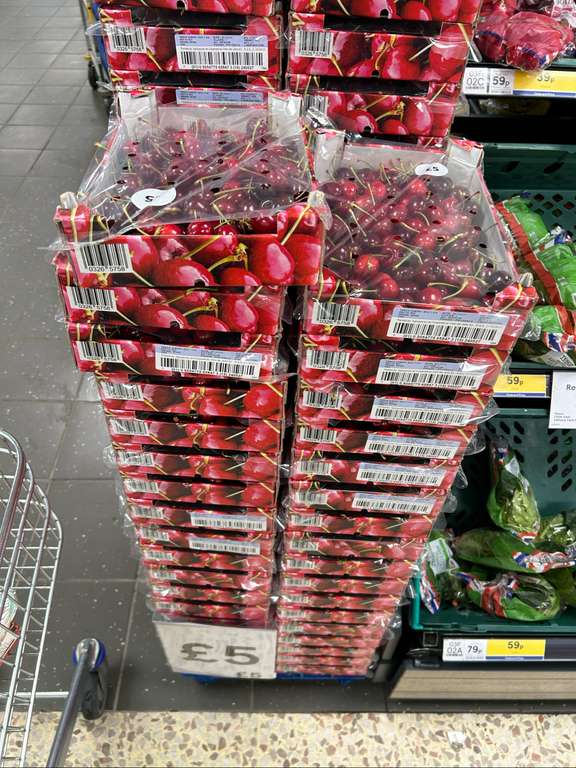 1kg Box of Spanish Cherries instore Hatfield Extra, Hertfordshire