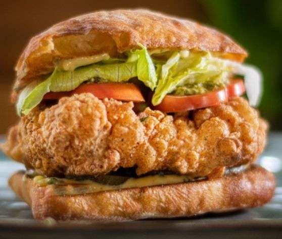 Quorn Vegan Takeaway 2 Crunchy Fillet Burgers 190g