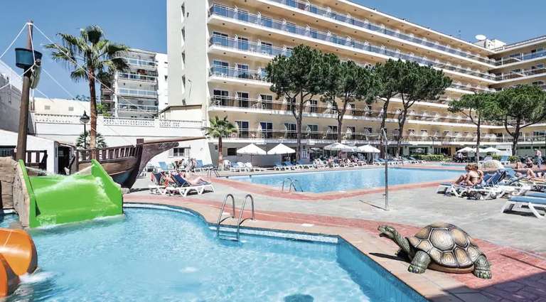 Salou Best Oasis Park 2 adults + 1 child - from Newcastle Tue 20 June Half Board 7 nights £1023.64 @ TUI