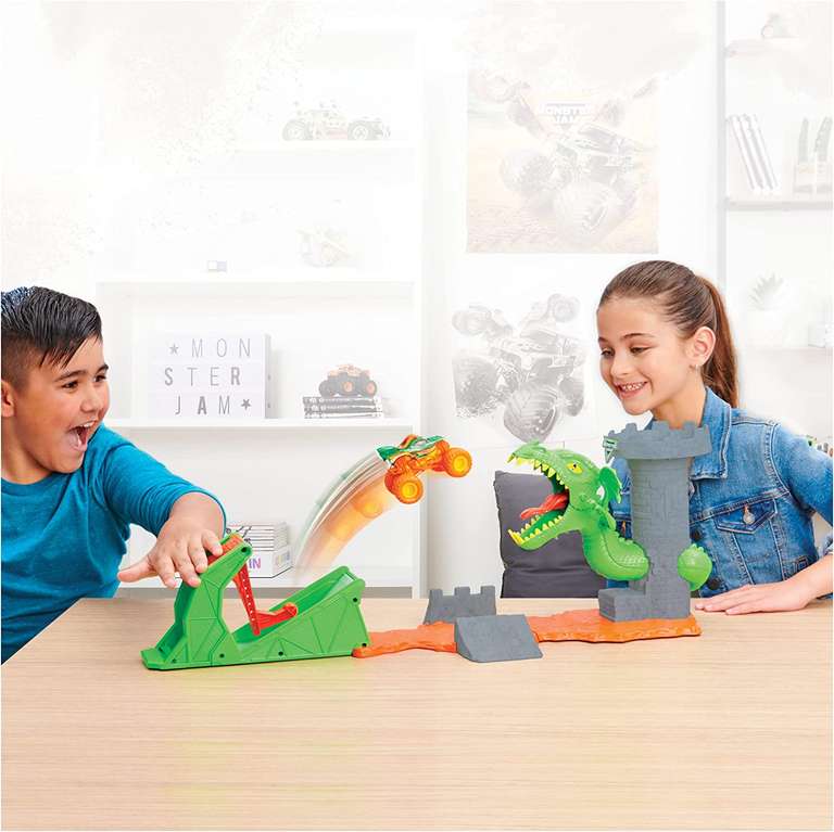 Monster Jam, Dueling Dragon Playset with Exclusive 1:64 Scale Dragon Monster Truck - £10 @ Amazon