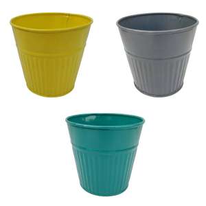 Ribbed Planter (3 Colour Mix - 16cm) £1.25 + Free Collection @ Homebase