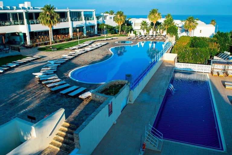 4* Theo Sunset Bay Hotel Cyprus, 2 Adults +1 Child Free, 7 Nights Manchester Flights 22kg Bags & Transfers, 4th Jan = £542 @ Jet2Holidays