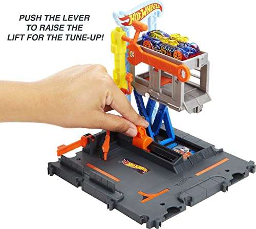 Hot Wheels City Downtown Repair Station Playset with 1 Hot Wheels Car, Connects to Other Sets & Tracks, Gift for Kids Ages 4+