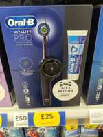 Oral B Vitality Pro X Clean Toothbrush Gift Set - With Free Toothpaste (Clubcard price)