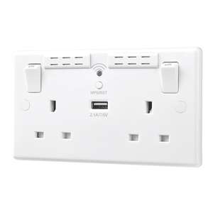 LAP 13A 2-Gang SP Switched Wi-Fi Extender + 2.1A 1-Outlet Type A USB Charger White - £11.99 (Free Click & Collect) @ Screwfix