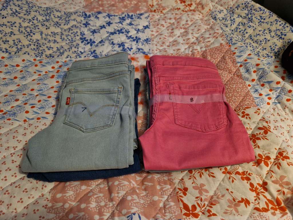 2 pairs Girls Levi's Jeggings Age 7-10 - £ Instore @ Costco (Leicester)  | hotukdeals