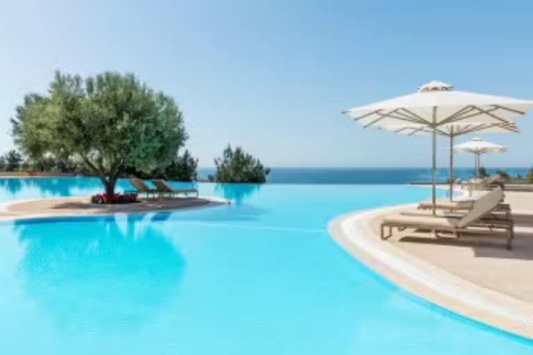 Halkidiki (Greece): 5 nights in 5*-Ikos Oceania | incl. flights & all-inclusive | 2 travelers from £809pp | Beach, 6 pools, spa | Apr 16-21