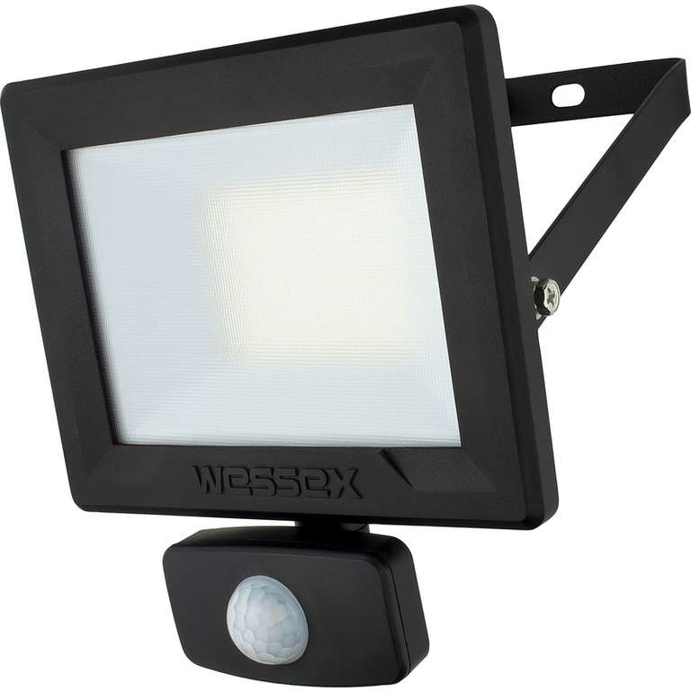 Wessex LED PIR Floodlight IP65 30W 2400lm Black - £13.39 + Free Click and Collect @ Toolstation