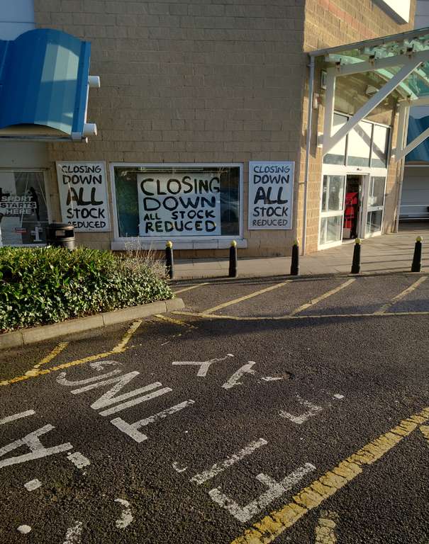 enkel barsten Bedelen 20% Off Closing down sale Sports Direct Kew Retail Park TW9 4AD - e.g  Lonsdale Camden Slip Mens Trainers £21.60 @ Sports Direct Richmond |  hotukdeals