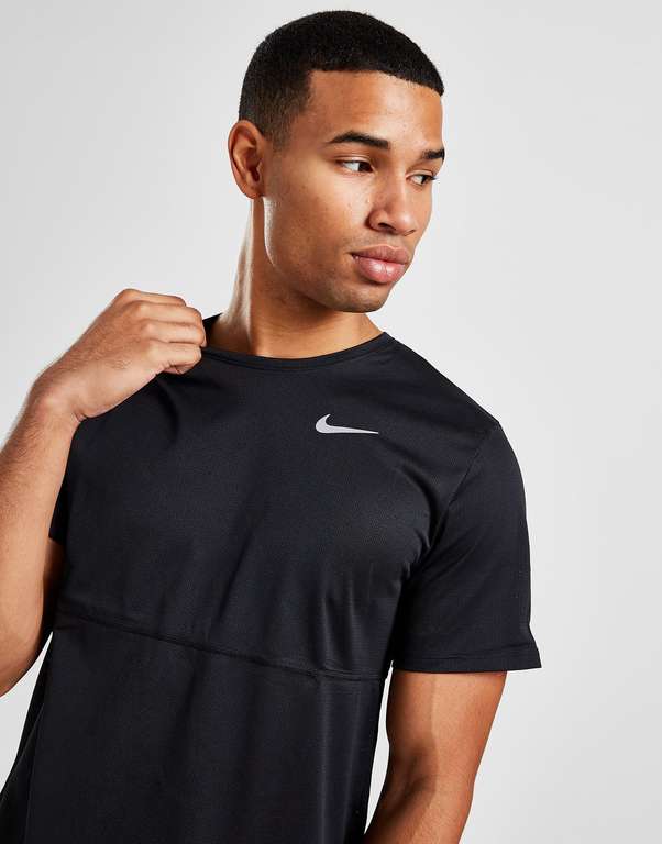 Nike Breathe T-Shirt @ JD Sports - £13.50 ordered via the JD app with code - Free Click & Collect