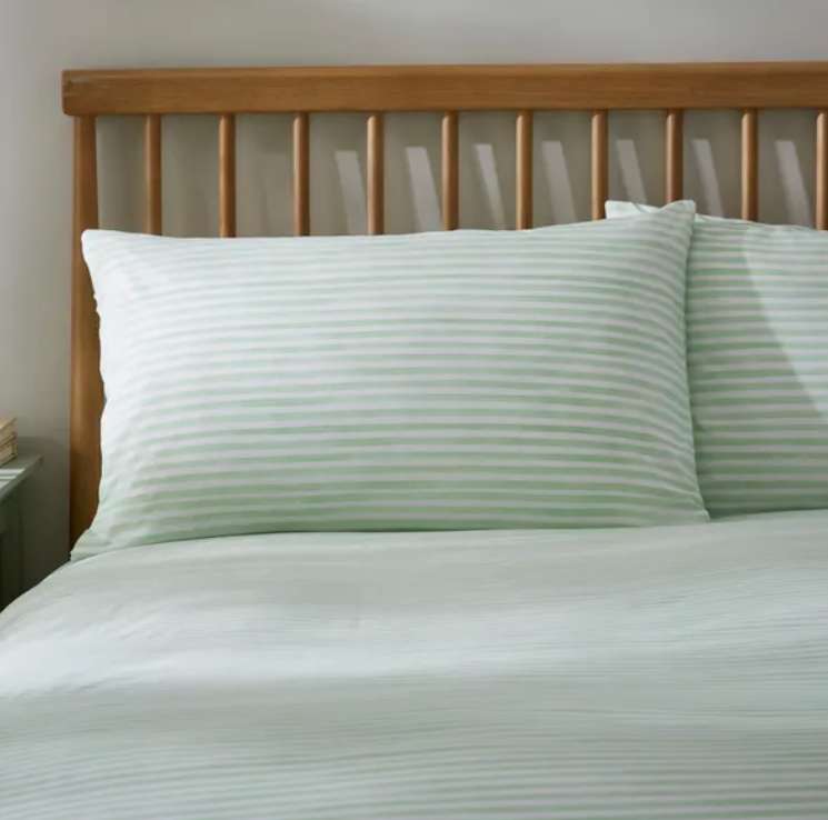 Gingham Light Green Duvet Cover and Pillowcase Set Single £4.90 Double £7 king £8.40 + Free Click and Collect