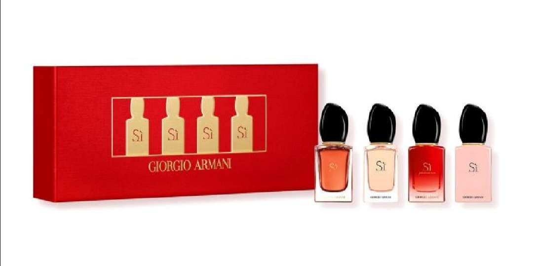 karton Een deel douche Giorgio Armani Sì Iconic Christmas 4 x 7ml Miniature Discovery Set for Her  £20 Free Collection @ Boots - hotukdeals
