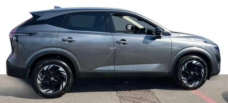 Nissan Qashqai Car 1.3 DiG-T MH N-Connecta [Glass Roof] 5 Door - Used Pre Reg