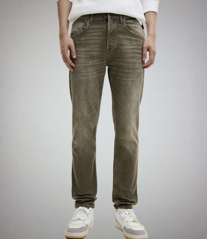 Pull & Bear Mens Straight Fit Jeans (Waist 28-36) - £7.99 + Free Click & Collect / £3.95 Delivery @ Pull & Bear