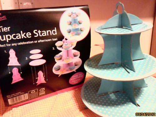 3 tier cardboard cupcake stand £1 from poundland