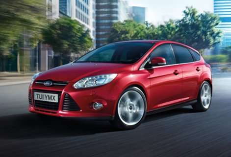 Ford focus zetec 1.6 £12545 rrp £17.095 @ Polar ford (also various other dealers)