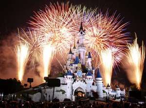 Disneyland Paris - Family of 5 including Eurotunnel and park passes for 3 days staying at Davy Crocket Lodges for £493 total @ Magic breaks