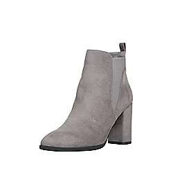Sensitive sole,ladies heeled Chelsea boots,size 8  £5 @ Tesco direct