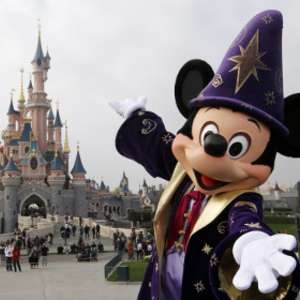 Disneyland Paris - Late Deals on disneyholidays.co.uk for Aug & Sept 2019 (free ferry crossing and €200 spending money)