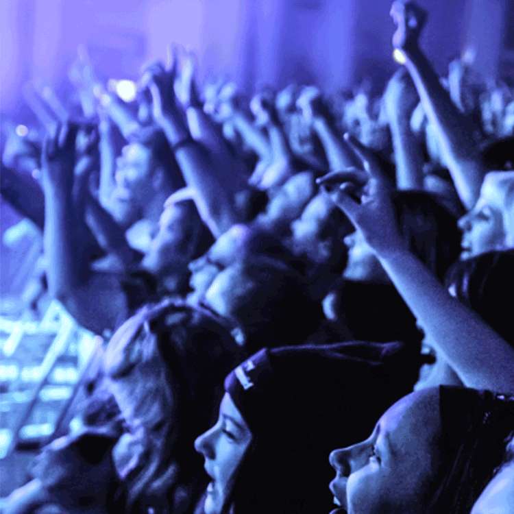 Two free alcoholic or soft drinks for 4 people at selected O2 gig venues with O2 priority